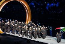 Notte di stelle tra omaggi e coreografie: le immagini dello show che ha aperto le Olimpiadi invernali / Foto