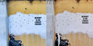 Vandalizzato il murale con Primo Levi e Anna Frank alla Caserma Montello di Milano