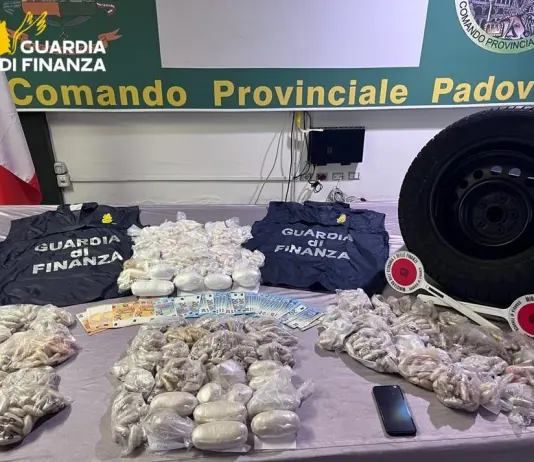 20 kg di droga nascosti nella ruota di scorta, 2 arresti a Padova