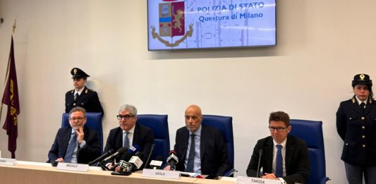 Pusher ucciso a Rogoredo, il poliziotto Cinturrino fermato per omicidio volontario. Pm Milano “Indagine non ancora conclusa, va capito il contesto”