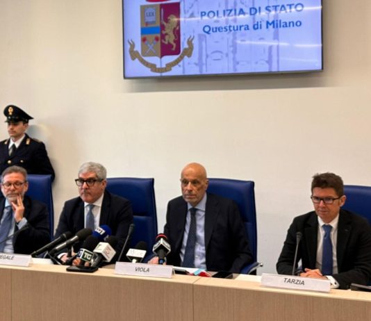 Pusher ucciso a Rogoredo, il poliziotto Cinturrino fermato per omicidio volontario. Pm Milano “Indagine non ancora conclusa, va capito il contesto”
