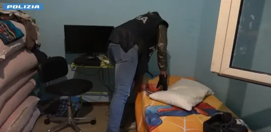 Baby gang aggrediva e rapinava coetanei, 5 misure cautelari a Piacenza