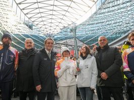 Fiamma olimpica nella piazza della Regione Lombardia, Fontana “Entusiasmo eccezionale”