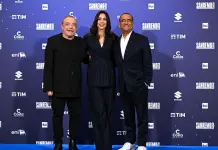 Sanremo, 65% di share per la serata delle cover. Oggi la finale, Conti: “Nel 2027 potrei esserci ancora io…lo dirò staserà”