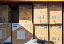 Maxi sequestro di pannelli led contraffatti a Gioia Tauro, una denuncia