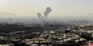 Israele e Usa attaccano l’Iran. Trump “Khamenei è morto, uno dei più malvagi della storia”. Droni sugli aeroporti di Dubai e Abu Dhabi