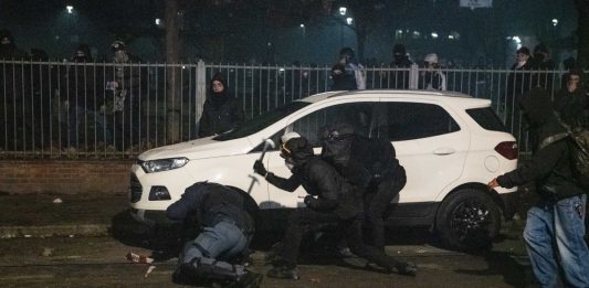 Scontri a Torino, sono 103 le persone ferite