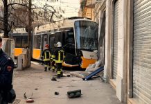 قتيل و39 مصاباً جراء خروج ترام عن مساره في ميلانو و اصطدامه بمبنى