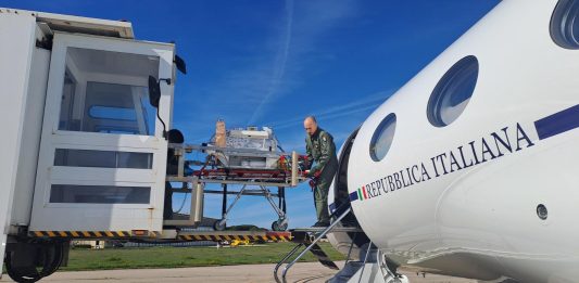 Bimbo in pericolo di vita trasportato da Alghero a Torino con un volo dell’Aeronautica Militare