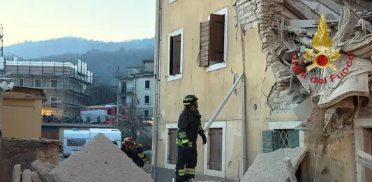 Esplosione e crollo di una palazzina nel Veronese, un morto e tre feriti