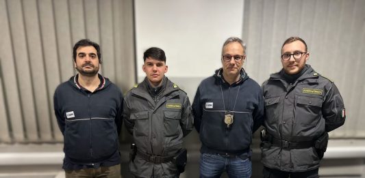 Valico di Brogeda, donna fermata con oltre 150 mila euro non dichiarati