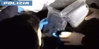 Aveva 4 chili di cocaina nascosti in macchina, arrestato un 35enne a Catania / Video