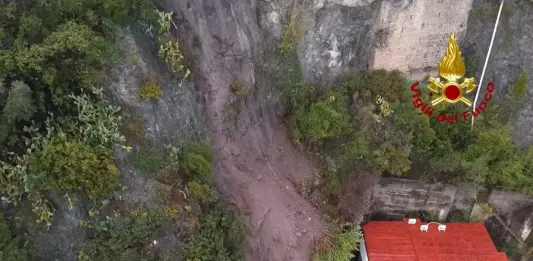 Maltempo, frana in Costiera Amalfitana: evacuate cinque famiglie