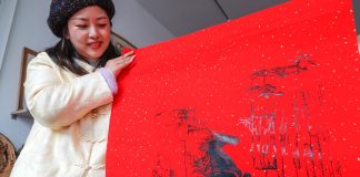 Cina: nell’Anhui stampe su blocchi di legno per l’Anno del cavallo (1)