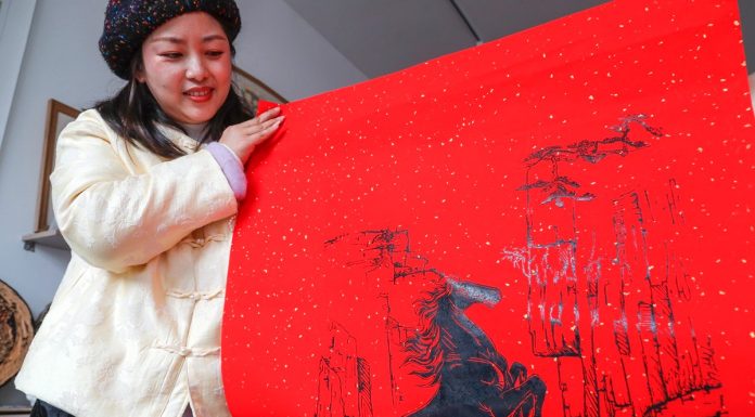 Cina: nell’Anhui stampe su blocchi di legno per l’Anno del cavallo (1)