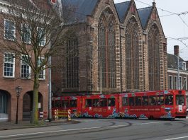 Paesi Bassi: all’Aia un tram decorato per celebrare il Capodanno cinese (2)