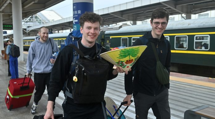 Passeggeri del treno Cina-Vietnam in aumento per il periodo della Festa di primavera (1)