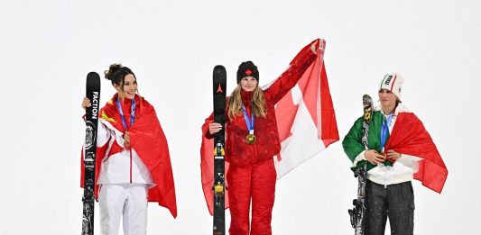 Milano-Cortina 2026: argento per la cinese Gu Ailing nel Big Air di sci freestyle (4)