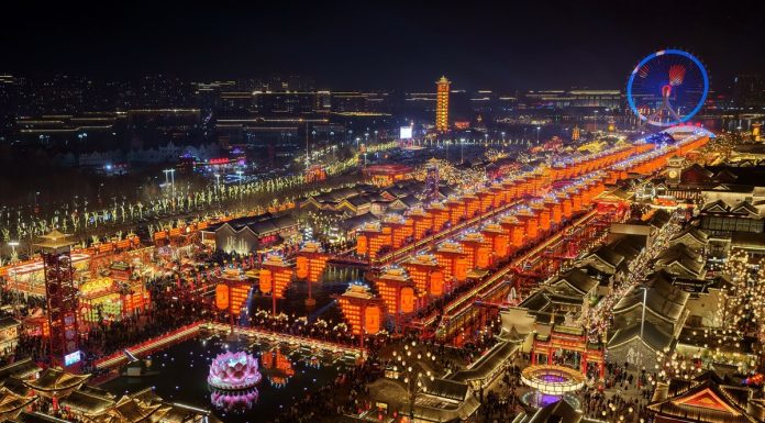 Cina: a Tangshan spettacolo di fuochi d’artificio di ferro fuso (2)