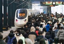 Cina: Festa primavera, 121 mln viaggi di passeggeri in treno durante vacanze (1)