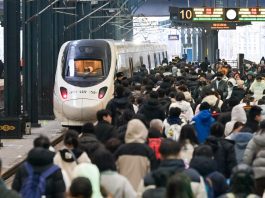 Cina: Festa primavera, 121 mln viaggi di passeggeri in treno durante vacanze (1)