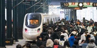 Cina: Festa primavera, 121 mln viaggi di passeggeri in treno durante vacanze (1)