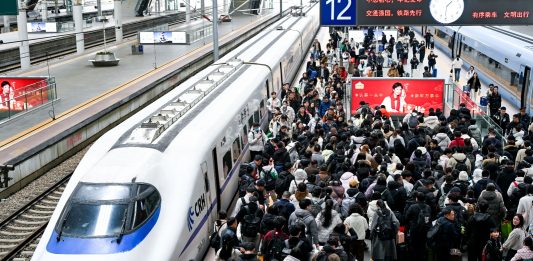 Cina: Festa primavera, 121 mln viaggi di passeggeri in treno durante vacanze (2)