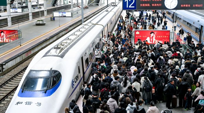 Cina: Festa primavera, 121 mln viaggi di passeggeri in treno durante vacanze (2)