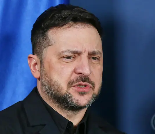 Ucraina, Zelensky “Nuovi attacchi russi con droni e missili su Kiev” / Video