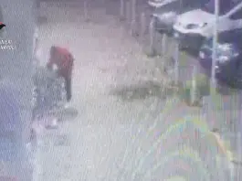Tenta di rapire un bimbo di 5 anni al supermercato, 45enne arrestato a Caivano / Video