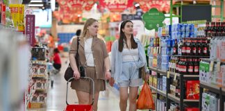 Cina: verso la tradizione, viaggiatori stranieri accorrono per l’anno del cavallo