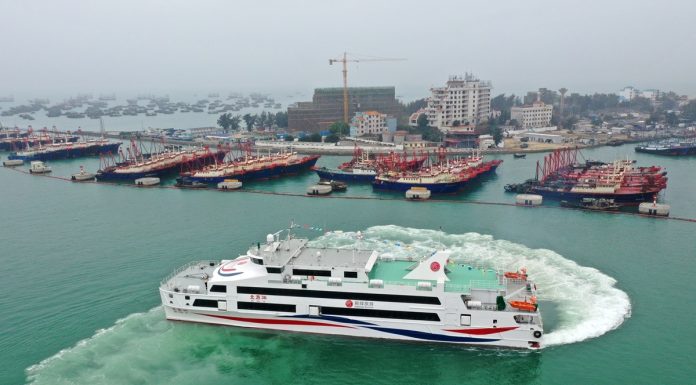 Cina: Guangxi, viaggio inaugurale per una nave passeggeri da 1.200 posti (1)