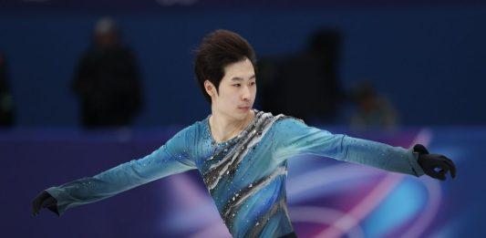 Milano Cortina 2026: il cinese Jin Boyang gareggia nel pattinaggio artistico (2)