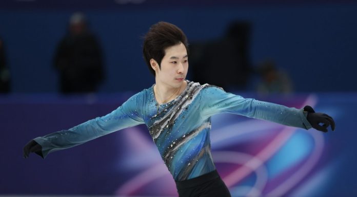 Milano Cortina 2026: il cinese Jin Boyang gareggia nel pattinaggio artistico (2)