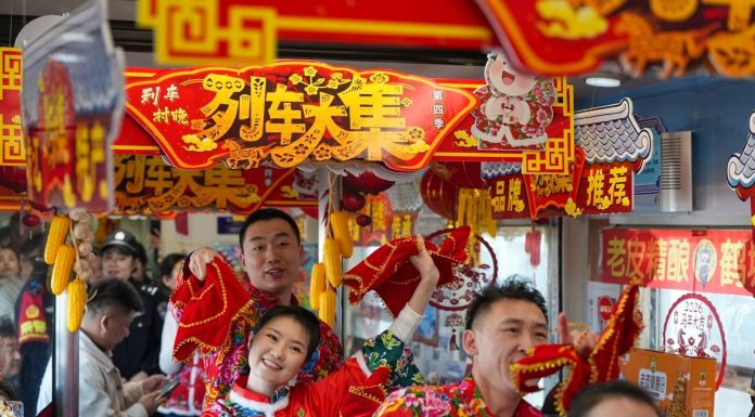 Cina: Heilongjiang, inaugurata prima “fiera” a bordo di un treno del 2026 (1)