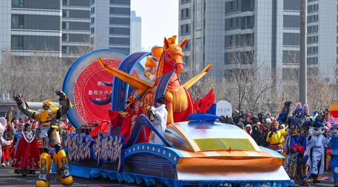 Cina: Xinjiang tra sviluppo economico e tradizioni popolari (1)