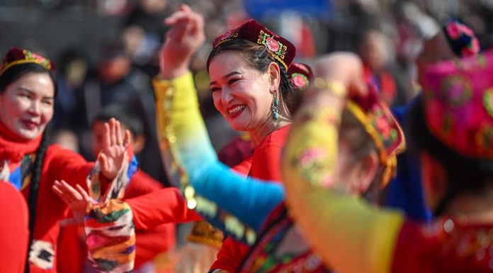Cina: Xinjiang tra sviluppo economico e tradizioni popolari (2)