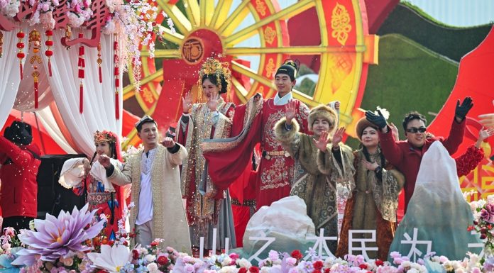 Cina: Xinjiang tra sviluppo economico e tradizioni popolari (3)