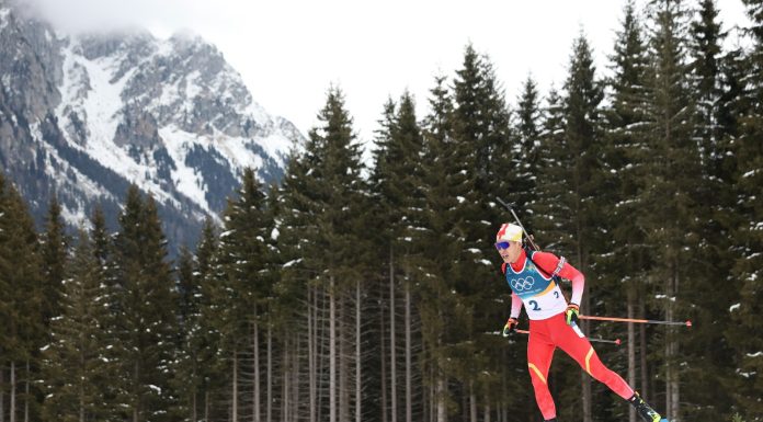 Milano Cortina 2026: il cinese Yan Xingyuan in gara nel biathlon (1)