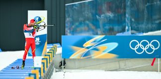 Milano-Cortina 2026: il cinese Yan Xingyuan in gara nel biathlon (2)
