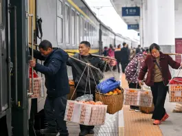 Cina: un treno percorre le aree montuose di Hunan, Guizhou, Chongqing (2)