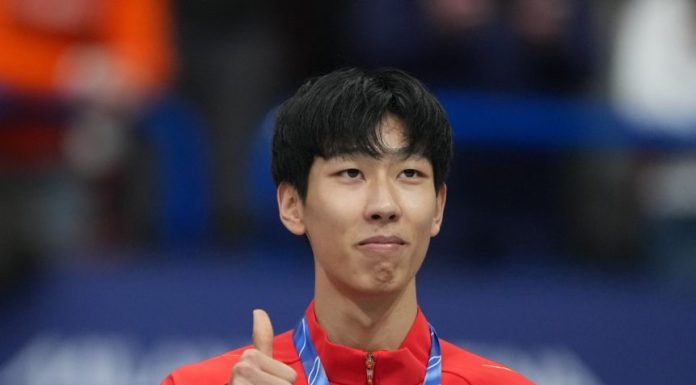 Milano Cortina 2026: premiazione dei 1000m di short track maschile (2)