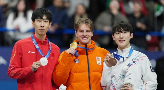 Milano Cortina 2026: premiazione dei 1000m di short track maschile (1)