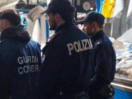 Blitz nel mercato dell’Esquilino a Roma, 500 kg di prodotti alimentari sequestrati