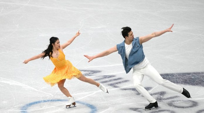 Milano-Cortina 2026: i cinesi Wang e Liu in gara nella danza ritmica su ghiaccio a squadre (1)