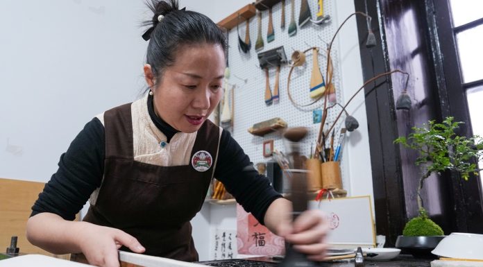 Cina: a Suzhou esposte stampe di Capodanno su blocchi di legno di Taohuawu (2)