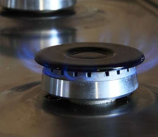 Gas, indice IGI in aumento a 53,45 euro/MWh fiamma fornelli gas