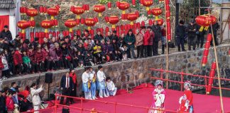 Cina: Hangzhou, tradizioni di Capodanno animano il villaggio Mojiaqiao (2)