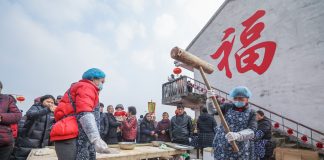 Cina: Hangzhou, tradizioni di Capodanno animano il villaggio Mojiaqiao (3)