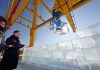 Cina: robot impila ghiaccio all’Harbin Ice and Snow World (1)